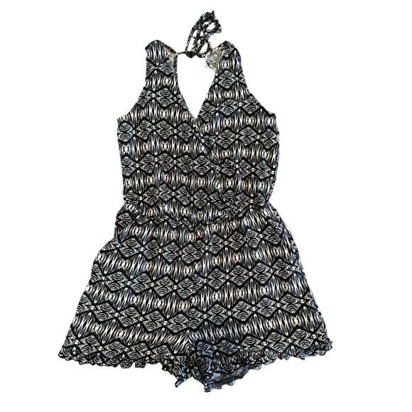 Decree Women’s Black White Pattern Sleeveless Summer Romper Pockets Medium - Picture 1 of 4